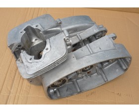 MOTOROVÁ SKŘÍŇ - (PĚKNÝ STAV, ALE NEPÁROVÁ) - ČZ 175/487 (487 000)